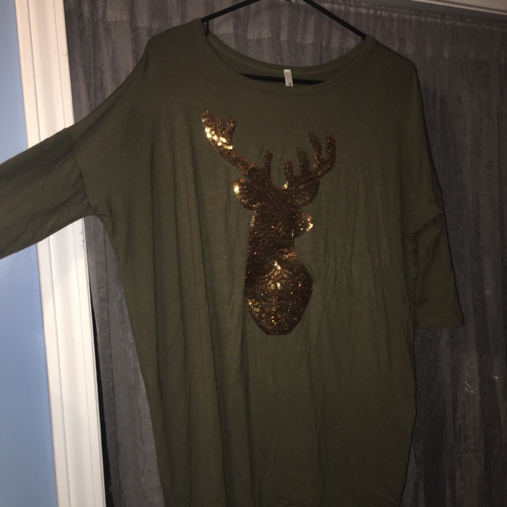 Quarter sleeved flowy top